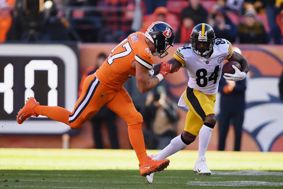 Antonio Brown (84) brilló con los Pittsburgh Steelers, al grado de tener la quinta temporada con más yardas por recepción en la historia de la NFL hasta la fecha. (Foto: Joe Amon/The Denver Post via Getty Images)