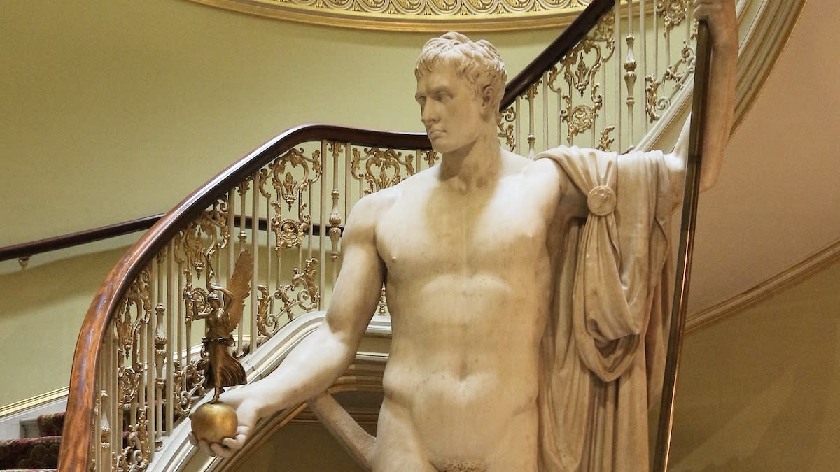 Napoléon en Mars désarmé et pacificateur, d'Antonio Canova (1806). | Jörg Bittner Unna via Wikimedia Commons