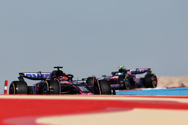 Arrastrados por la pista: Ocon y Gasly no sumaron puntos en los cuatro grandes premios en 2024; el mejor desempeño fue un decimotercer puesto, y en las pruebas de clasificación solamente Esteban logró superar la Q1, en dos ocasiones.