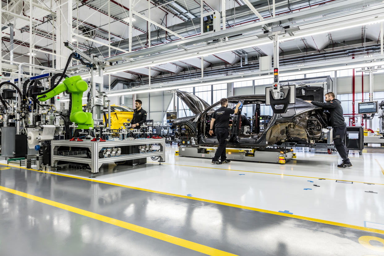 Lamborghini Urus production