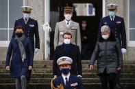 <p>Florence Parly, Emmanuel Macron et Geneviève Darrieussecq, mardi à Brest.</p>