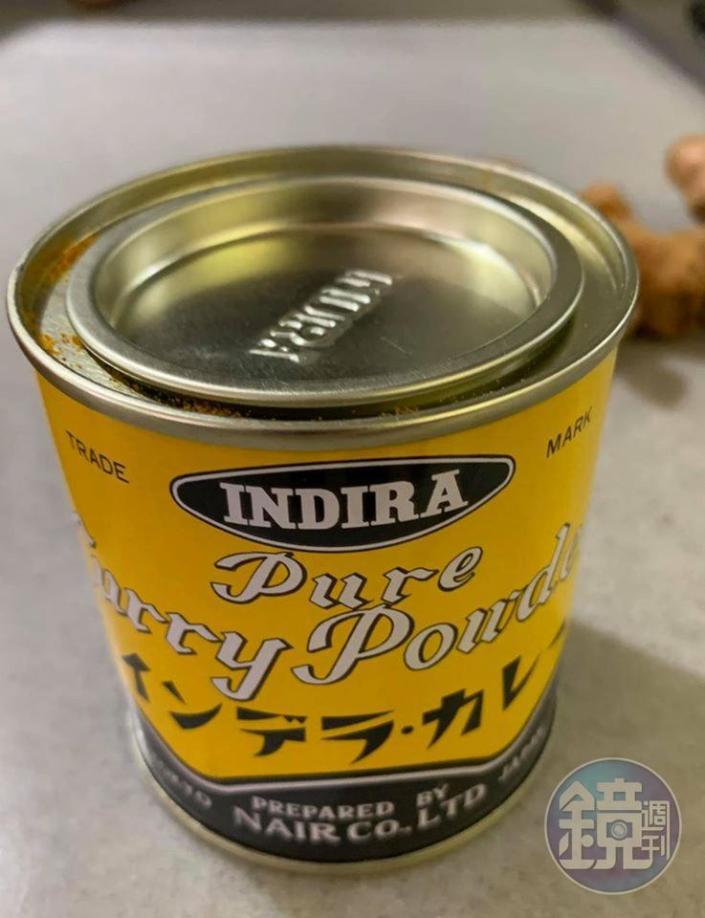 以薑黃為主的咖哩粉，這是一個來自日本的老牌子。
