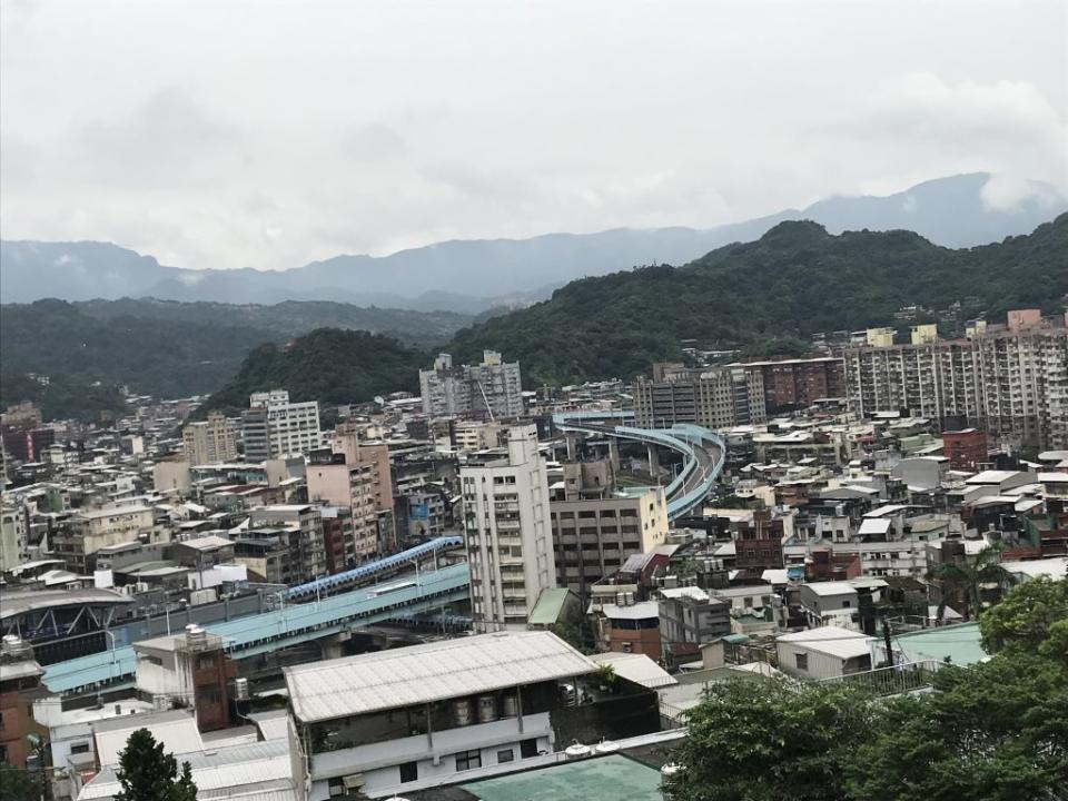 八層樓以上建物強制公安申報，基市未成立管委會社區甚多待加緊宣導，以免受罰。(記者王慕慈攝)