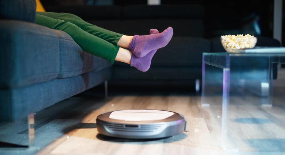 This nifty robot vacuum cleaner takes the stress out of cleaning (Getty Images)