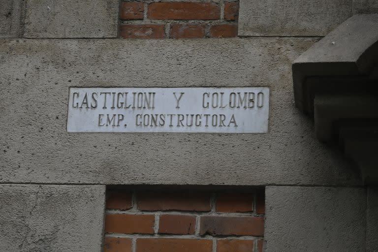 Los constructores son Castiglioni y Colombo