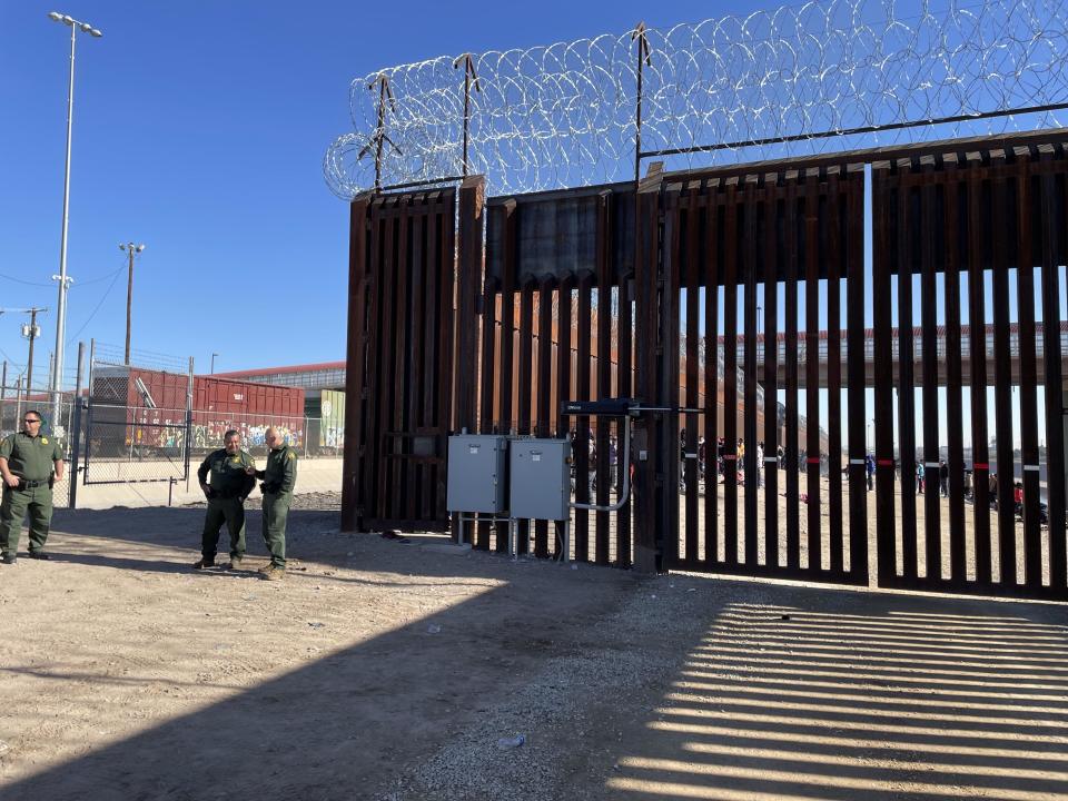 A barrier along the U.S.-Mexico border in El Paso, Texas, on Tuesday, Dec. 20, 2022. / Credit: CBS News