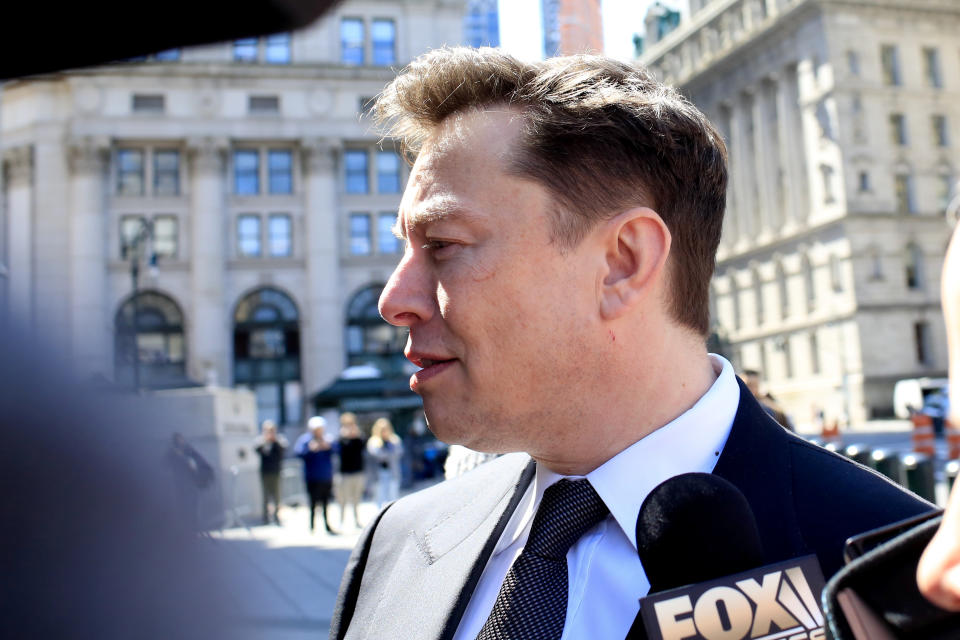 Tesla Inc. CEO Elon Musk arrives for a S.E.C. hearing at the Manhattan Federal Courthouse in New York, April 4, 2019.  REUTERS/Eduardo Munoz