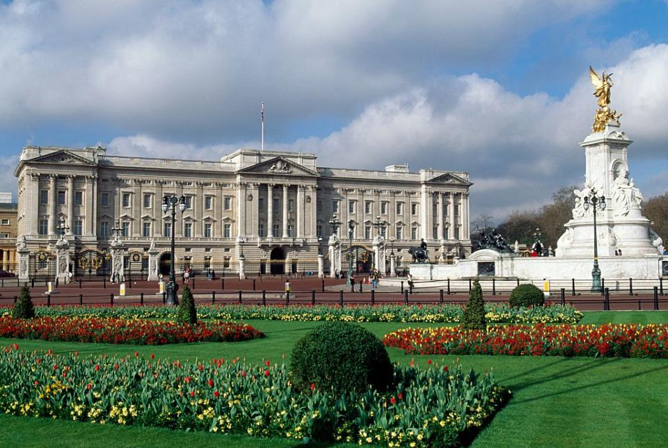 1) The Headquarters: Buckingham Palace