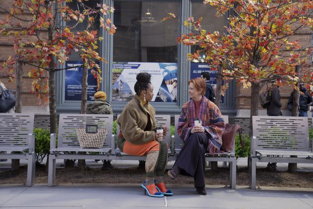 Karen with co-star Cynthia Nixon on the set of And Just Like That