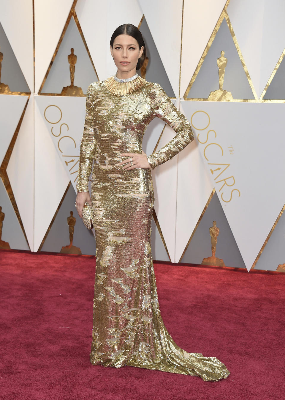 <p>Jessica Biel’s form-fitting Kaufman Franco gold gown was already stunning. Then, she basically assured herself a spot on the best dressed list by adding lots of Tiffany & Co. bling, most notably a necklace with more than<span> 350 uniquely shaped 18 karat gold fronds and m</span><span>ore than 200 baguette diamonds. She also wore a $21,500 ring. </span><em>(Photo: Getty Images)</em> </p>