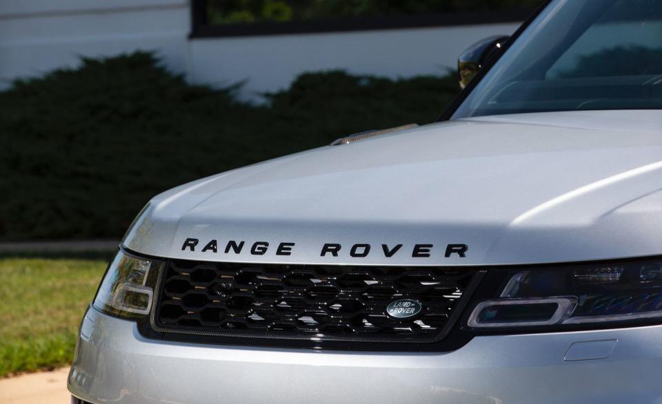 Every Angle of the 2019 Range Rover Sport HST