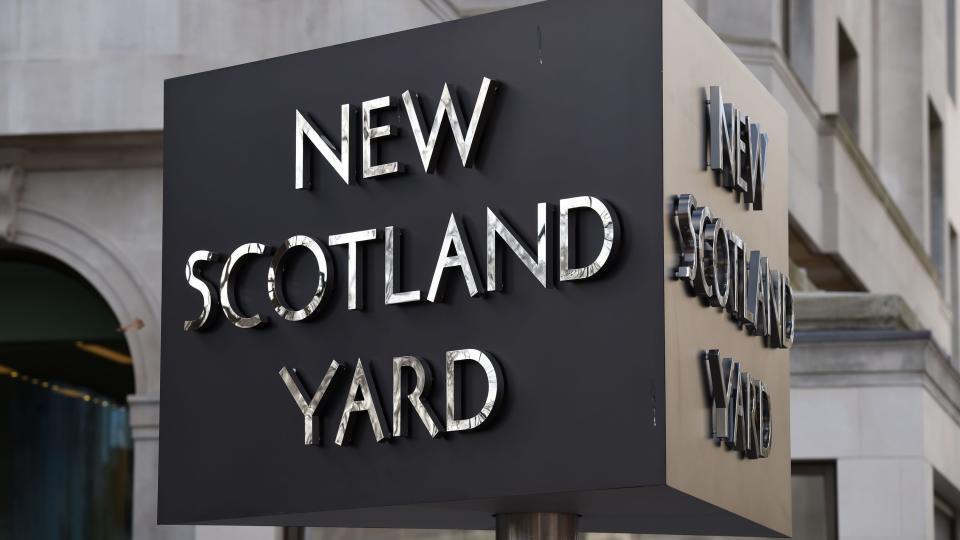 Scotland Yard ha vuelto a pedir dinero al Ministerio de Interior de Reino Unido para la investigación sobre Madeleine, lo que generado polémica en el país. Casi 15 millones de dólares ha costado la investigación y aun no se ha dado a conocer  una línea de investigación sobre el caso. Muchos critican que no se invierta tanto dinero en otros casos de niños desaparecidos (Foto: PA)