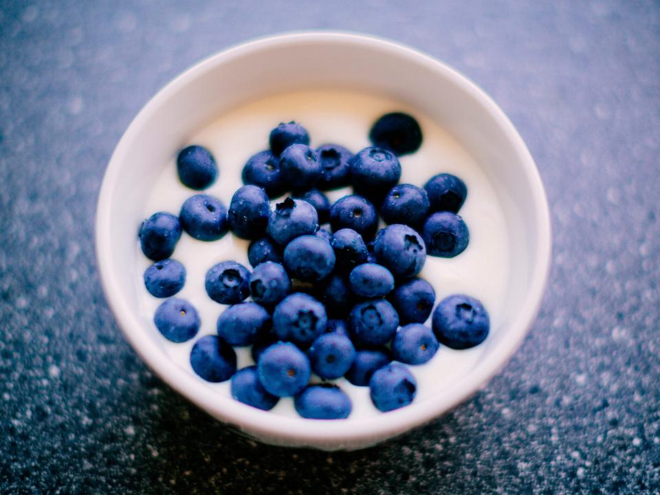 Yogurt with blueberries.