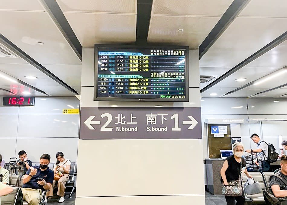 閘門內候車區旅客資訊顯示系統。   圖：台灣高鐵公司／提供