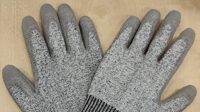 Will Cut-Resistant Gloves Actually Save You In The Kitchen?