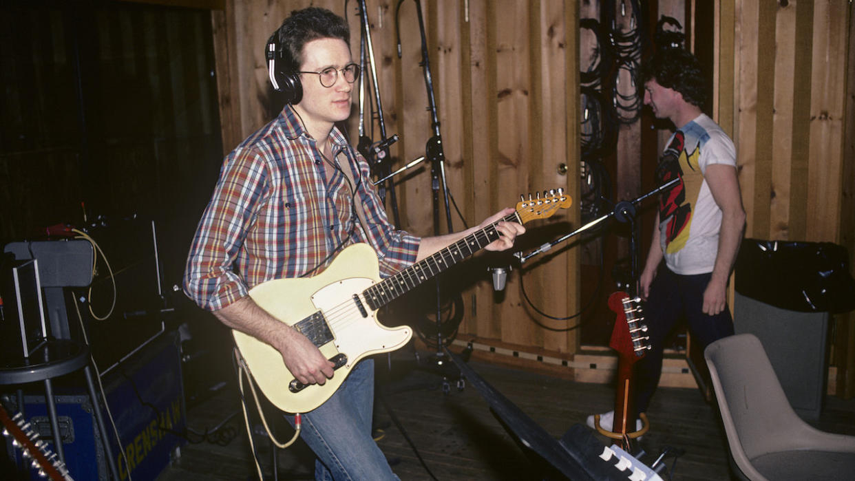  Marshall Crenshaw, pictured in the studio. 