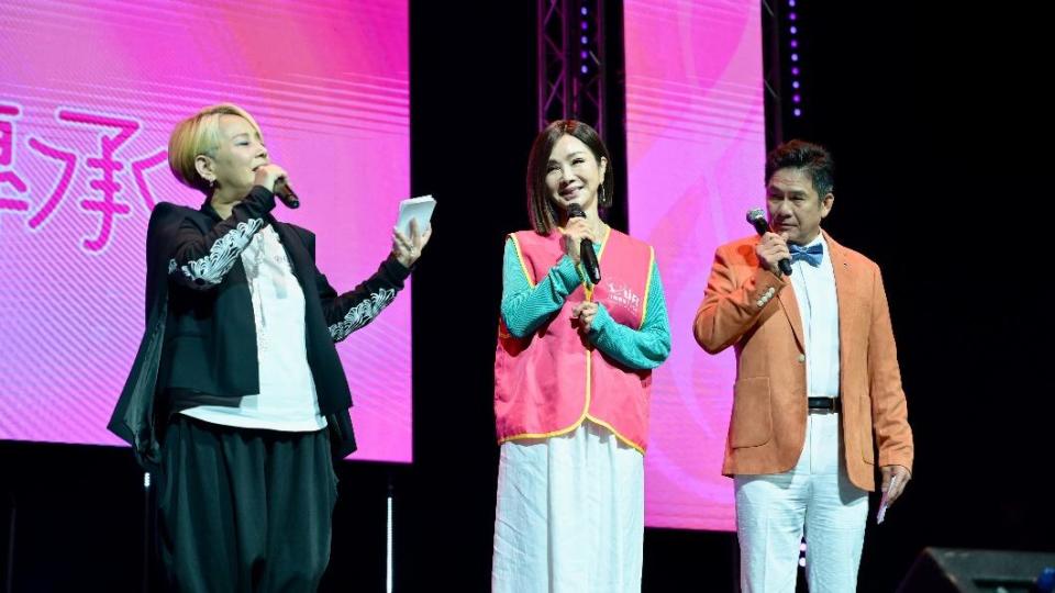 李明依（左）、陳美鳳、洪都拉斯一同參與「愛傳承關懷演唱會」。（圖／台灣優質生命協會提供）