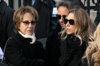 <p>Début avril 2018 : Nathalie Baye confie : “Malheureusement, les aînés étaient les bêtes noires de leur belle-mère. Johnny en a beaucoup souffert, David et Laura aussi” </p>