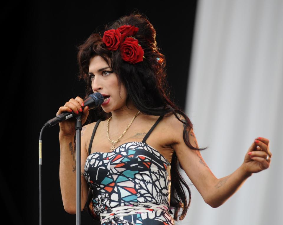 Amy Winehouse onstage