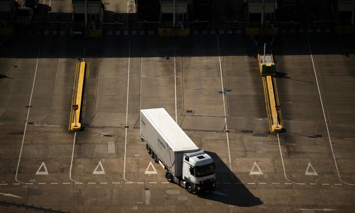 <span>Since Brexit, UK exporters of foods of animal origin have to pay to secure sign-offs by vets before they can send their shipments to the EU.</span><span>Photograph: Daniel Leal/AFP/Getty Images</span>