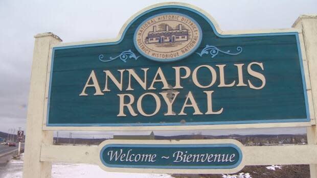 The mayor of Annapolis Royal said the generation station had been a tourist destination in the town.