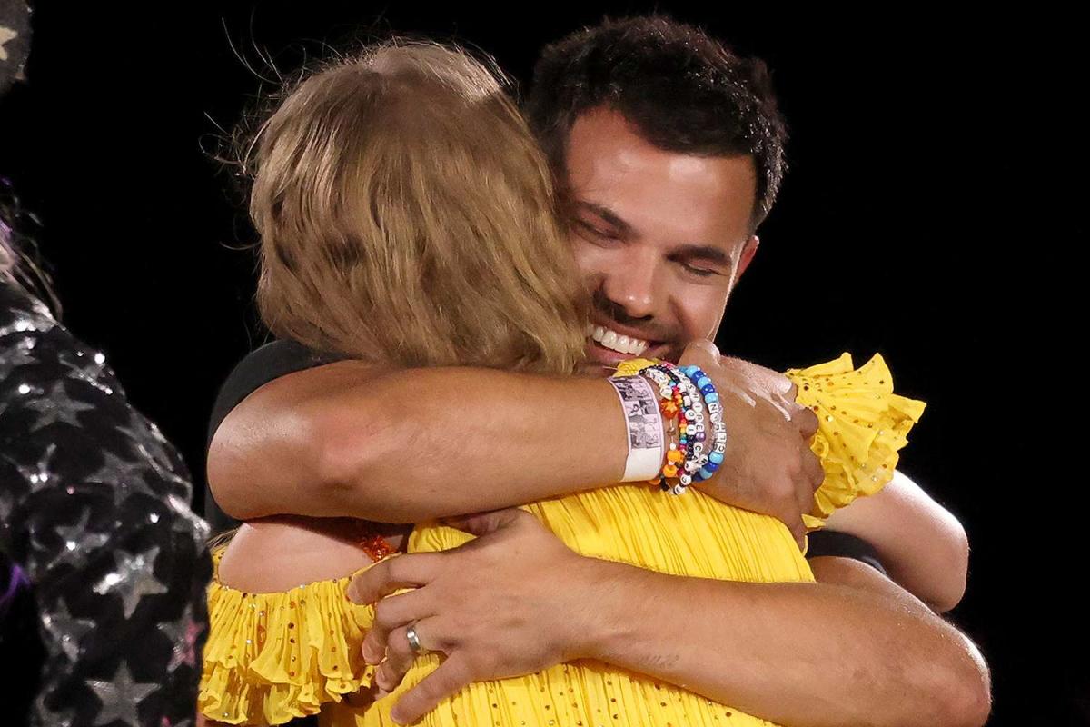 Taylor Swift is back on stage with Taylor Lautner – and his wife shares a sweet throwback photo from 2010