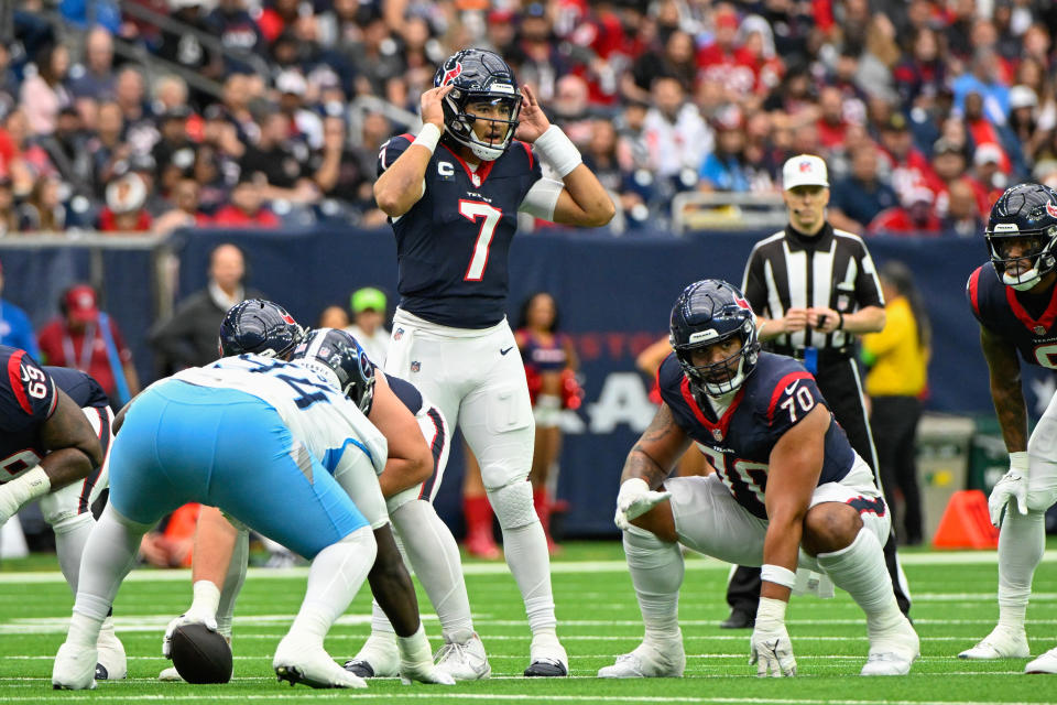 HOUSTON, TX - DECEMBER 31: Houston Texans quarterback C.J. Stroud (7) changes the play at the line of scrimmage during the football game between the Tennessee Titans and Houston Texans at NRG Stadium on December 31, 2023 in Houston, Texas. (Photo by Ken Murray/Icon Sportswire via Getty Images)