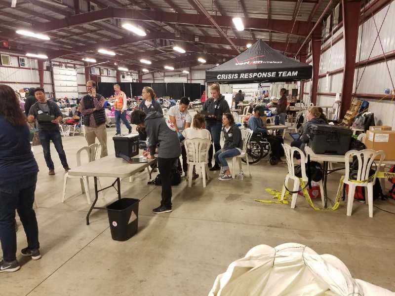 Teams of volunteers set up at a Red Cross shelter in Santa Barbara. (Photo: Courtesy of Maria Long)