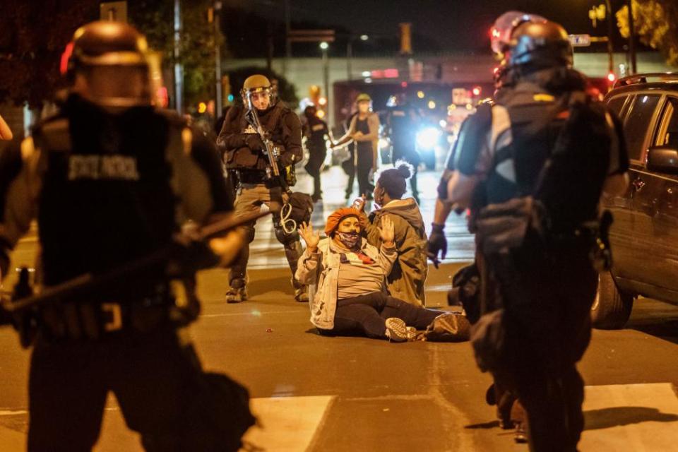 Minneapolis state patrol arrest protesters on 7 October 2020.