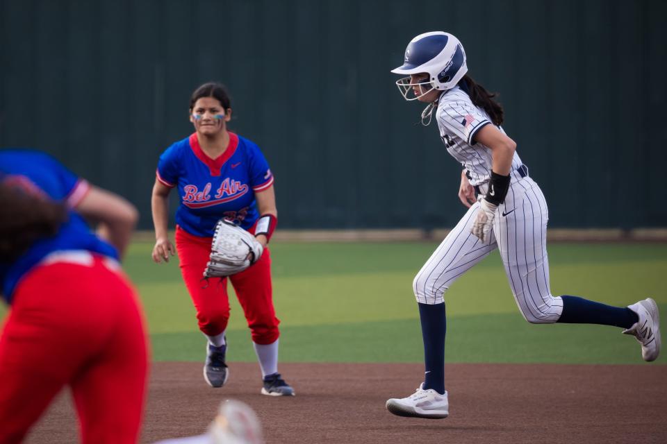 Del Valle’s Yaya Morgan (10) runs to third base at a softball game against Bel Air High School on Friday, April 5, 2024, at Del Valle High School, in El Paso, TX.