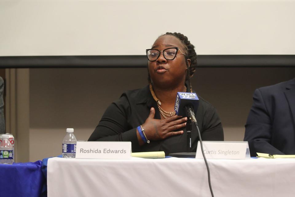 Alderman at Large Post 1 candidate Roshida Edwards speaks during a candidate forum sponsored by the League of Women Voters of Coastal Georgia on Tuesday, September 26, 2023 at the Coastal Georgia Center.