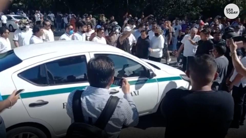 A security alert was issued by the U.S. government for Cancun amid taxi drivers' clash with Uber drivers.