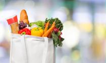Cercate di acquistare cibo sfuso (e portatevi la vostra borsa in stoffa per impacchettare la spesa!).