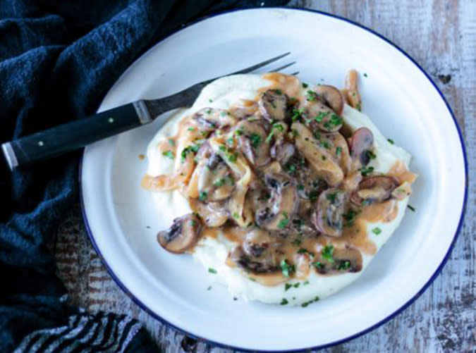 Low-Carb Salisbury Steak with Mushroom Gravy