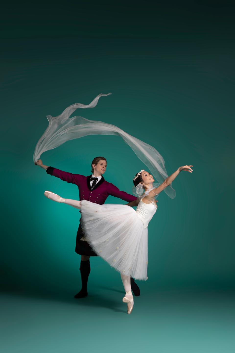 Macarena Gimenez and Luke Schaufuss star in Johan Kobborg’s production of “La Sylphide,” the world’s oldest ballet, at The Sarasota Ballet.