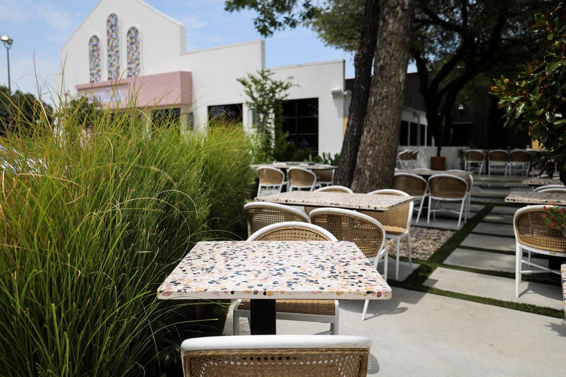 The patio remains empty during lunch hour as temperatures rise above 100 degrees Thursday, July 21, 2022, at Maria’s Mexican Kitchen in Fort Worth.