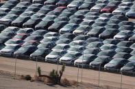 <p>Ora Volkswagen si è offerta di ricomprare circa 500mila veicoli in modo da poterli aggiornare secondo i regolamenti sull’inquinamento (Foto: Lucy Nicholson / Reuters) </p>
