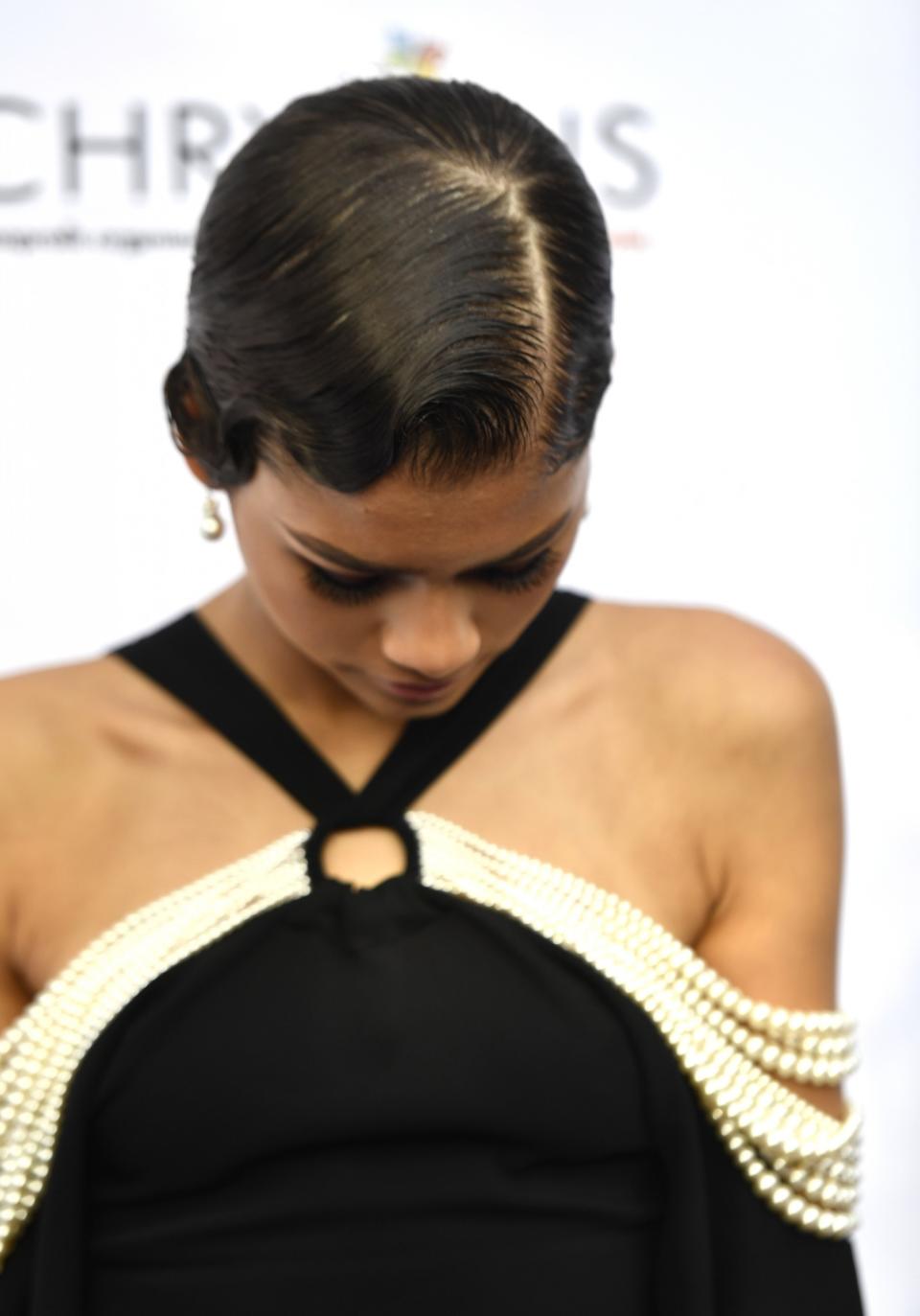 Zendaya con un look años 20, ¡viva el glamour!