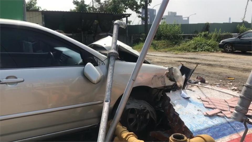 絕命終結站！車開出洗車機突暴衝駕駛7旬翁送醫不治