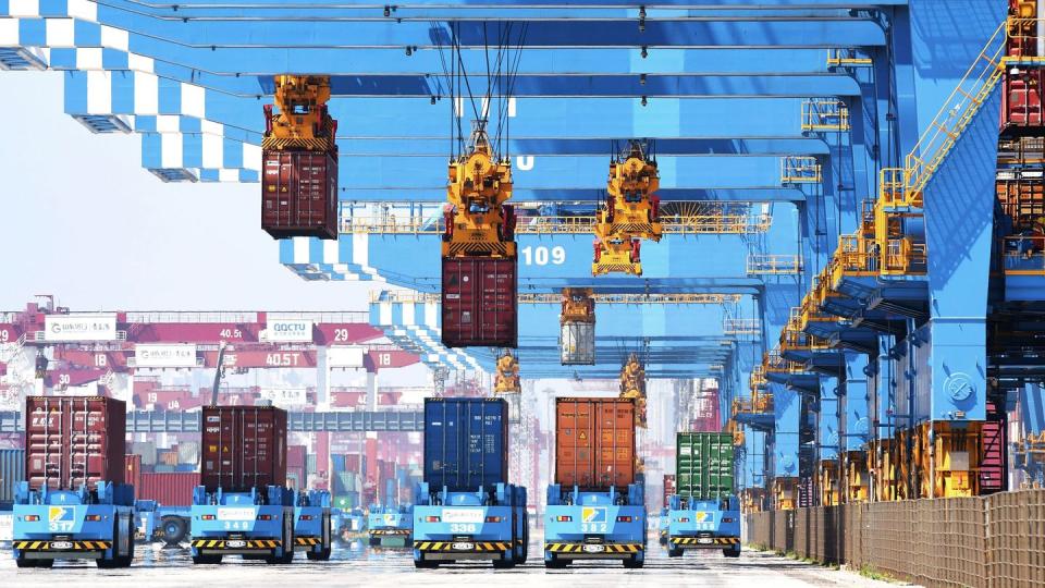 Chinas Außenhandel entwickelt sich besser als von Experten erwartet.