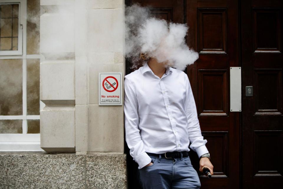 PHE are advising people to use the smokefree app to quit (Photo: TOLGA AKMEN/AFP/Getty Images) (AFP/Getty Images)