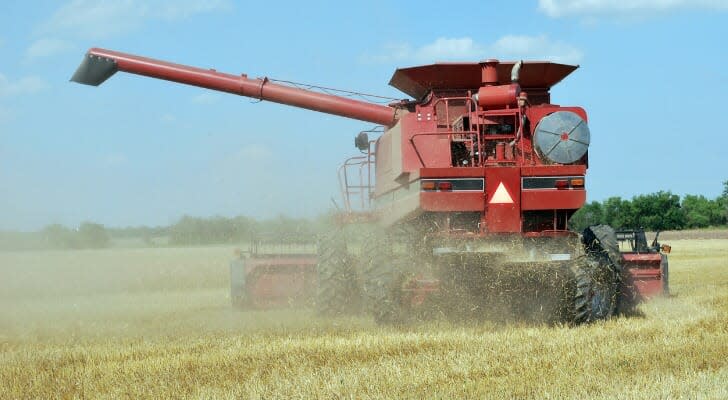 Combine cutting Kansas wheat