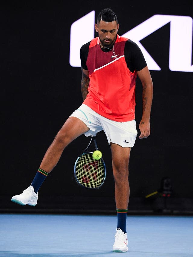 Nick Kyrgios plays a tweener