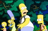 2007 war es dann soweit: Die Simpsons-Fans auf aller Welt durften ihre liebste Chaos-Familie endlich auf der Leinwand bewundern. Dabei teilten die Macher auch kräftig gegen den konservativen "Simpsons"-TV-Sender Fox aus.