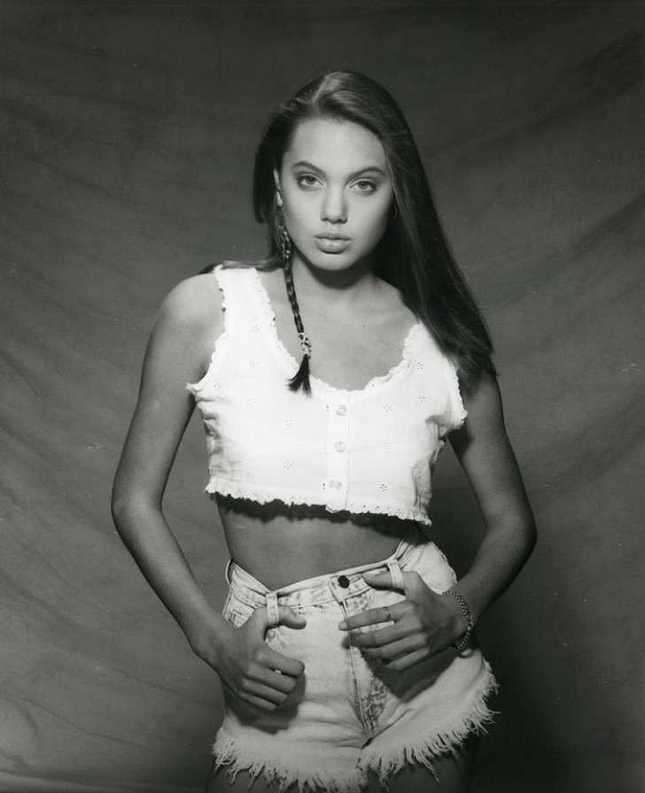 Angelina Jolie Y Su Primera Y Sensual Sesión De Fotos ¡con Sólo 15 Años 