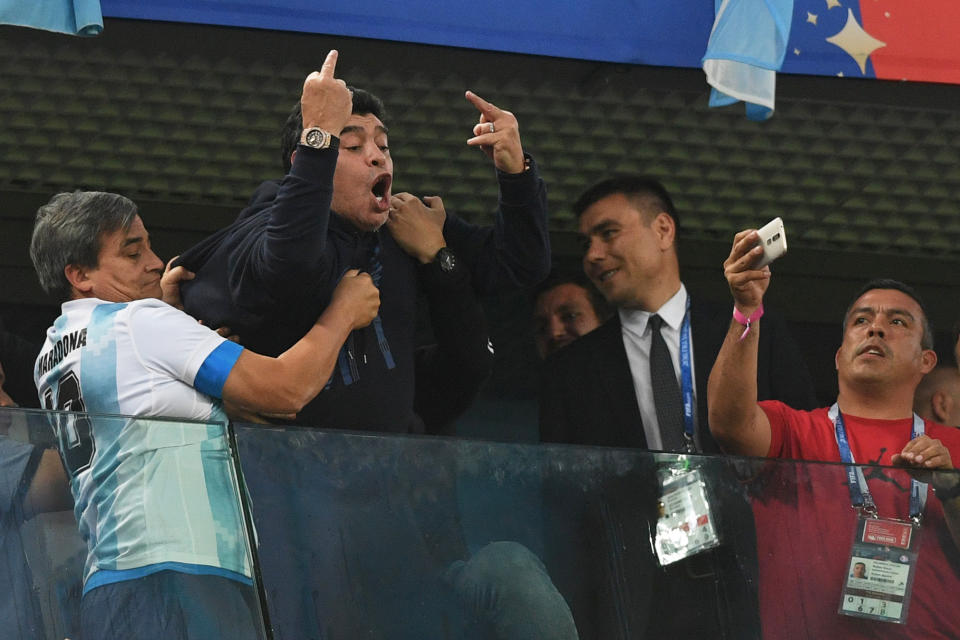 Diego Maradona gab ein peinliches Bild ab (Bild: gettyimages)