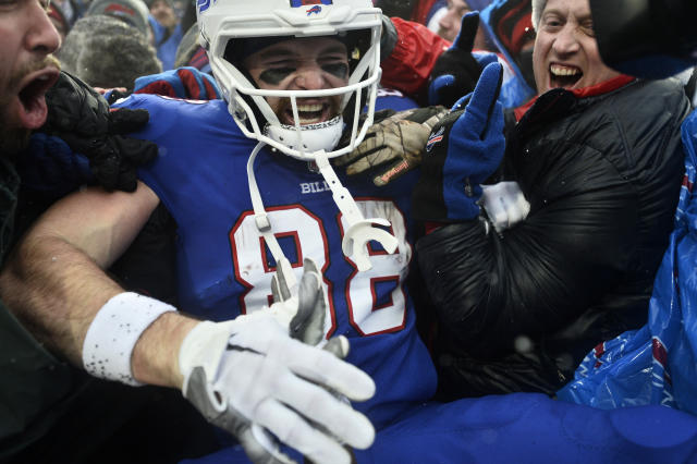 AFC-leading Bills overcome elements, beat White, Jets 20-12