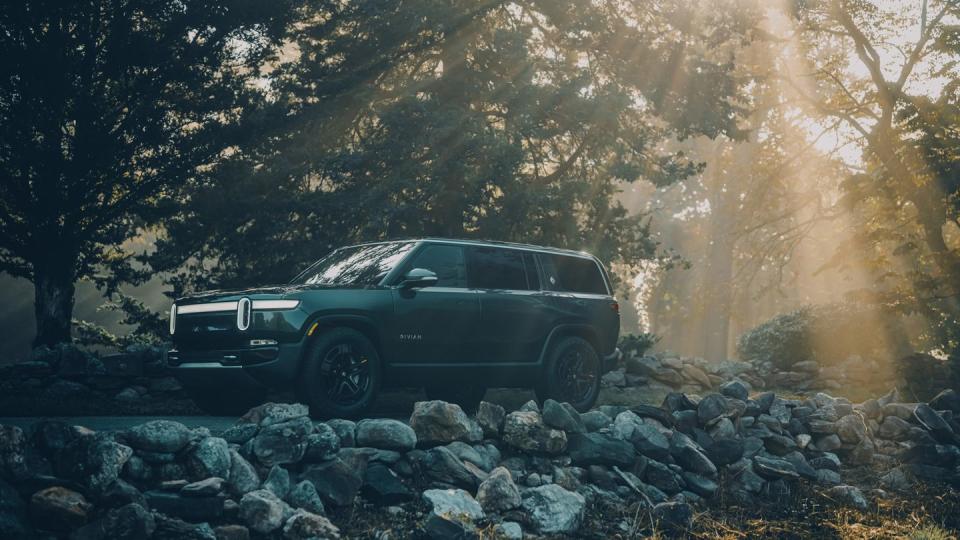 rivian r1s