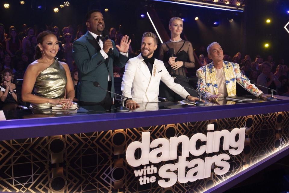dancing with the stars 2024 season 33 cast host judges news