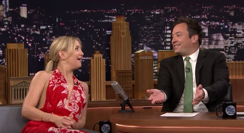 OMG Kate Hudson ROCKED an En Vogue song on “The Tonight Show”